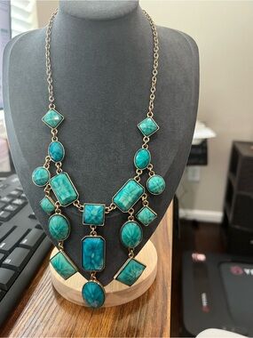 Turquoise colored gold tone statement necklace
